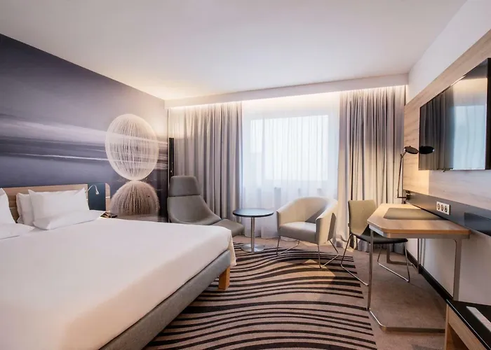 Novotel Centrum Hotel 4*